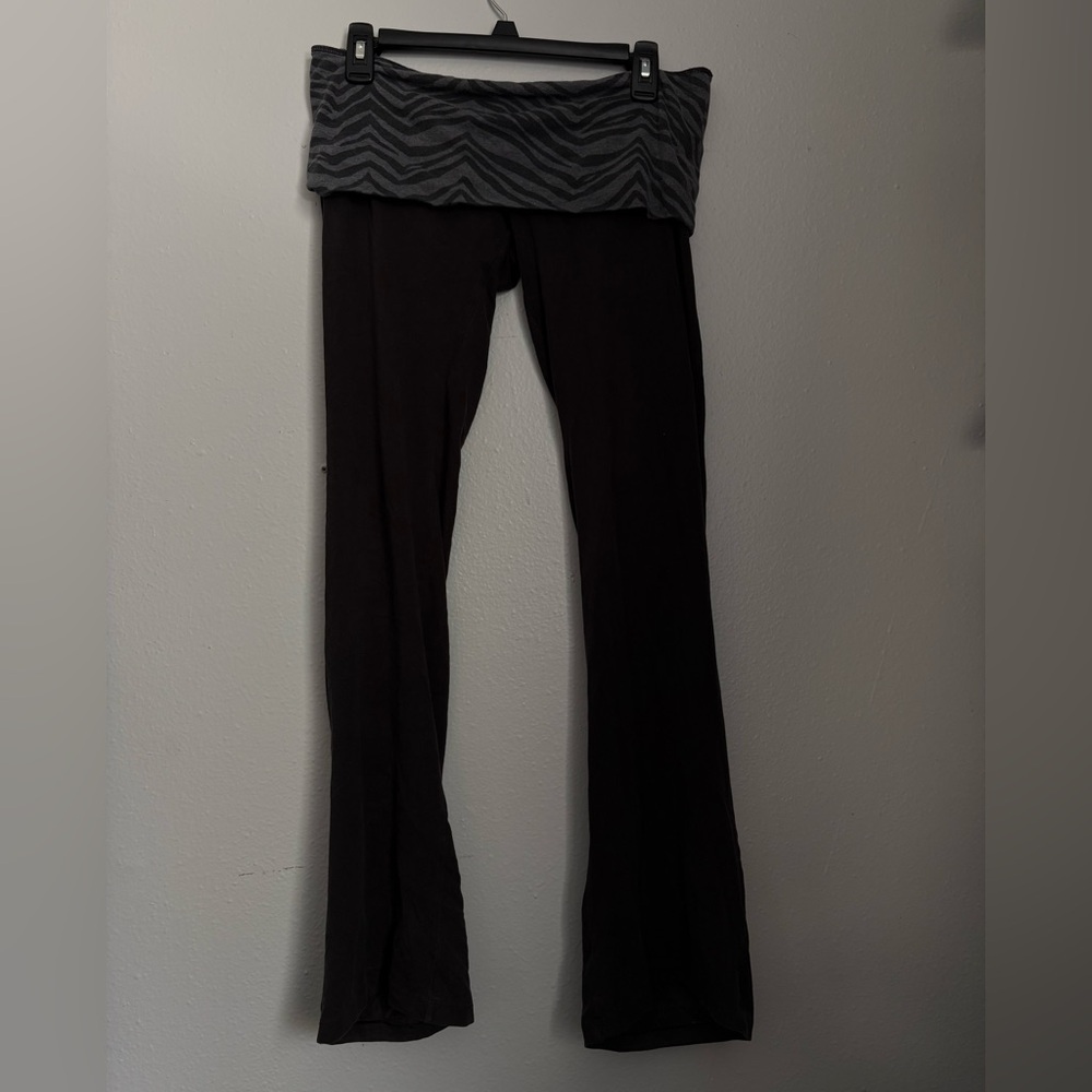 PINK Victoria's Secret Black Leggings with Gray Zebra Waistband - Picture 2 of 7